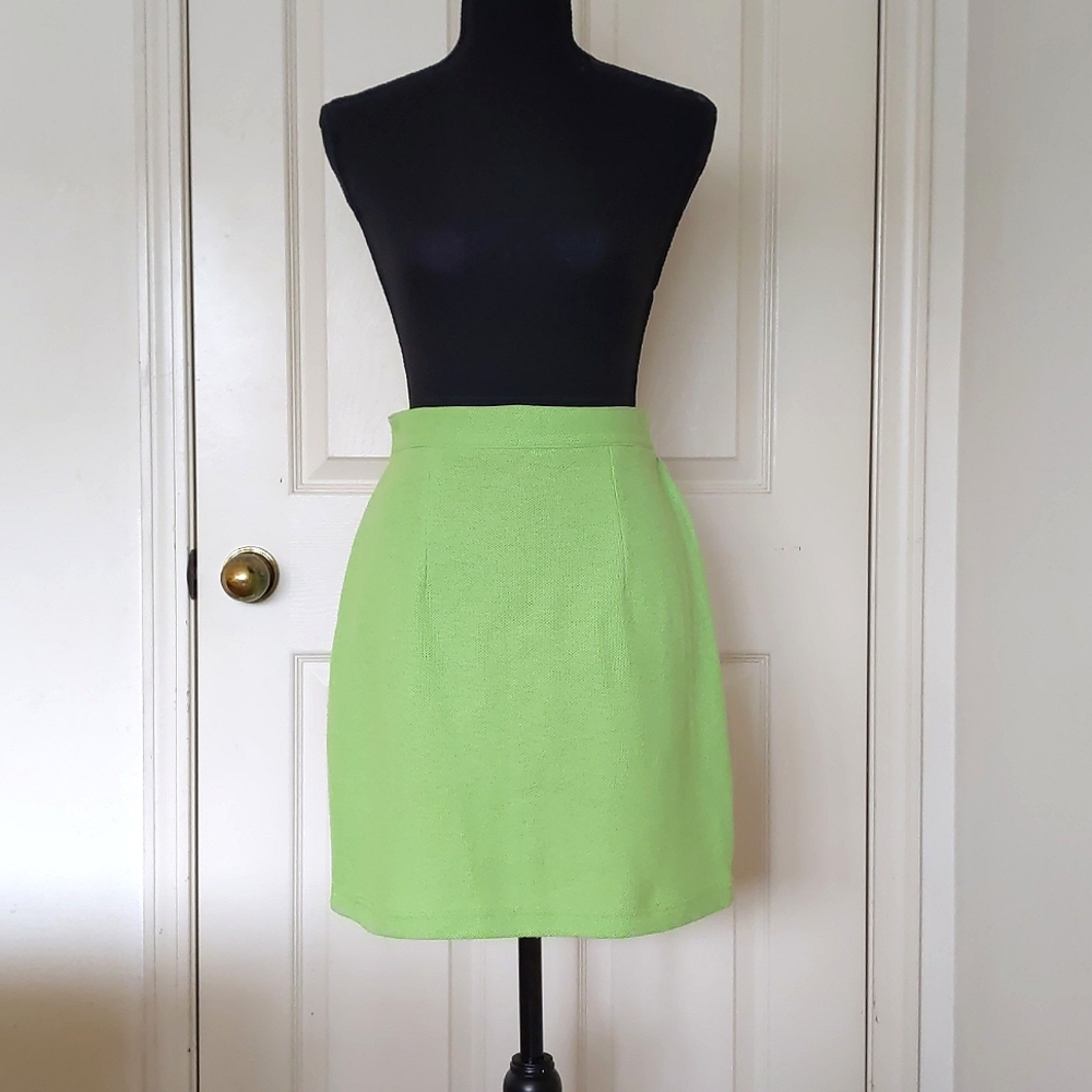 NWT. Express Cotton blended lightweight Pull On Skirt.